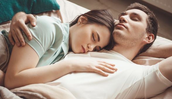 15 benefits of cuddling that will wow you 15 benefits of cuddling that will wow you
